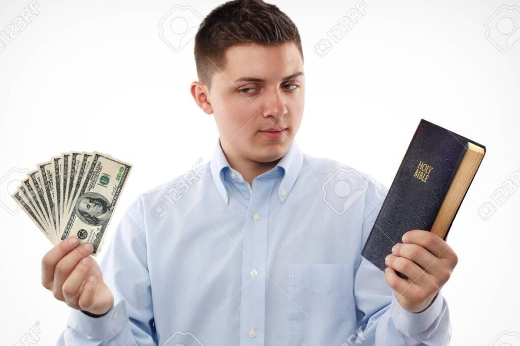 biblia y billetes